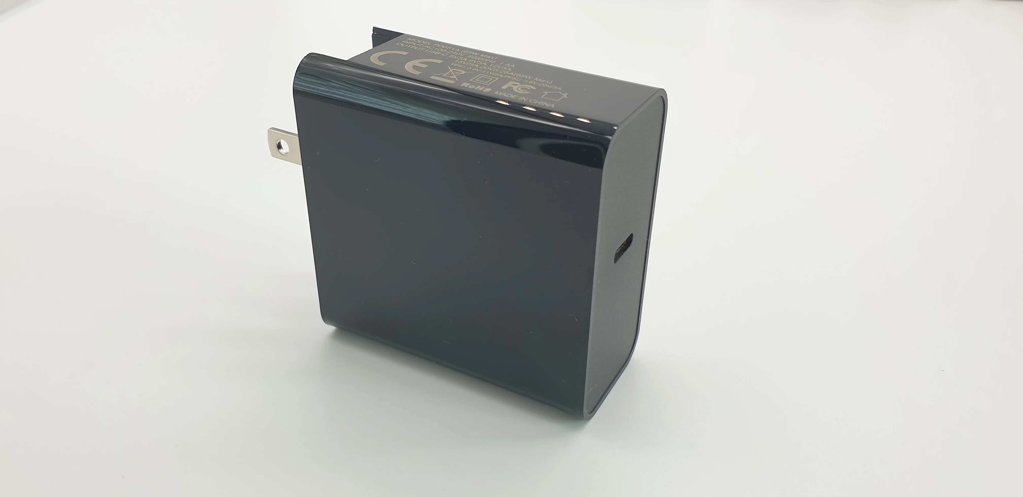 PD 65W power supply with USB-C connector - Image 4